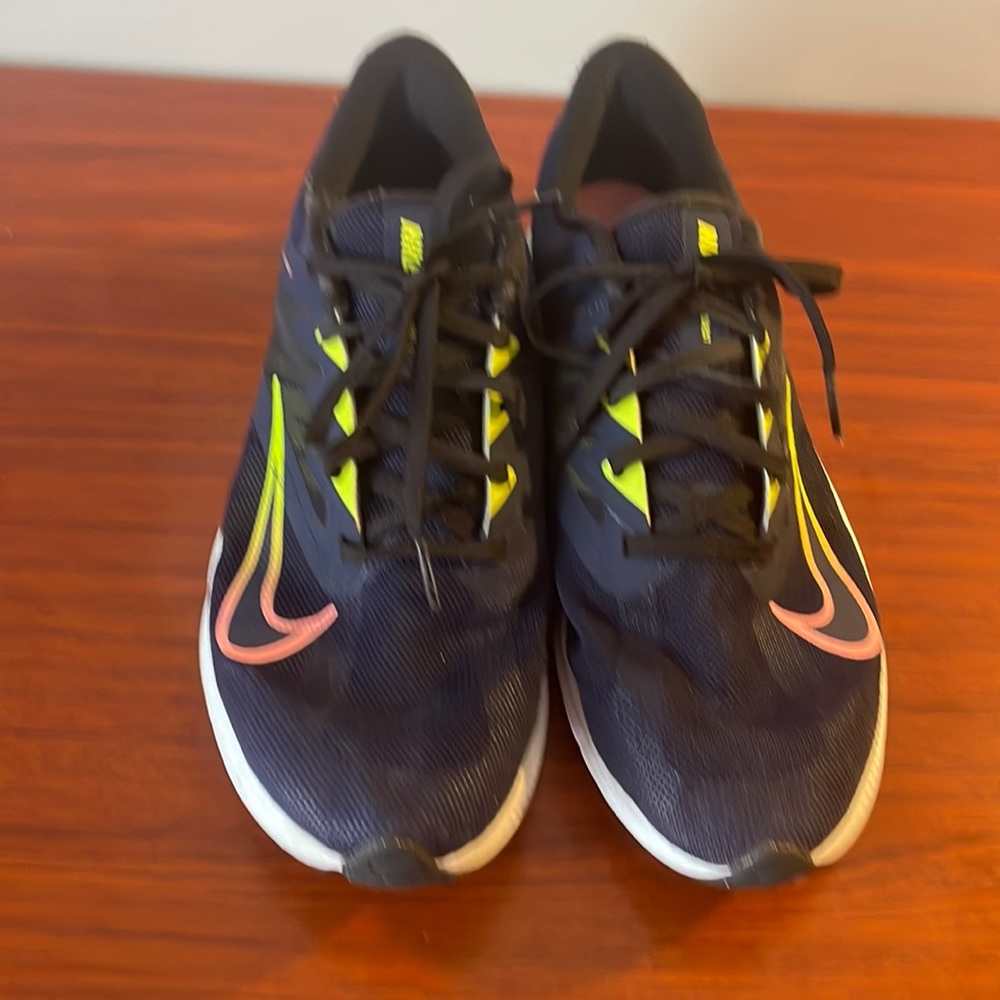 Women’s Nike Quest Sneakers